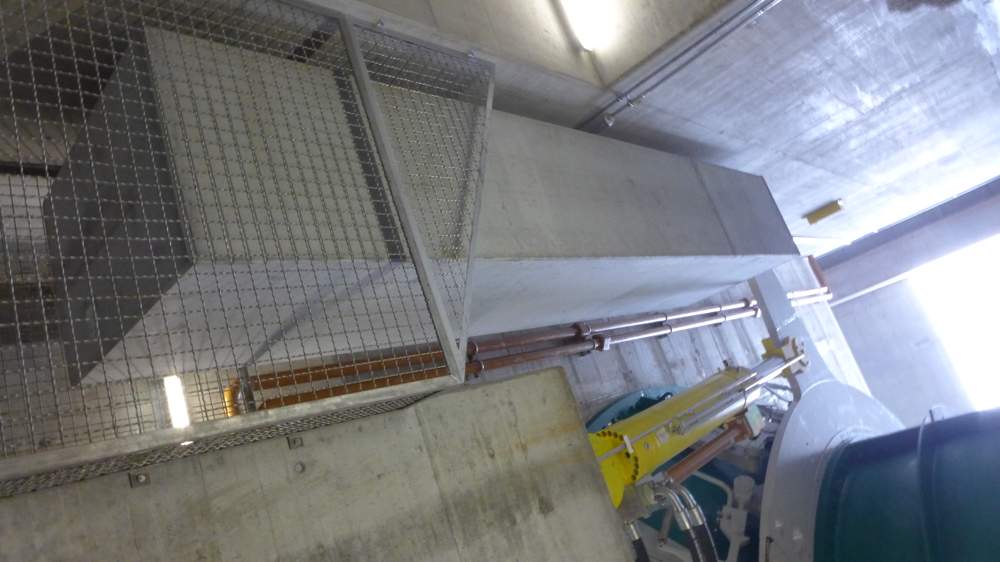 Betonklötze verschließen den Leitapparat.