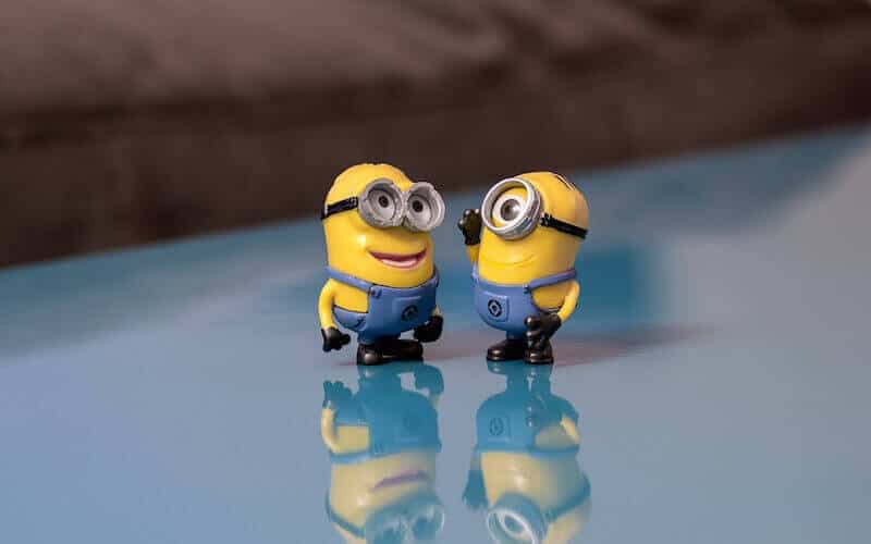 Minions Figuren Gespräch Konversation