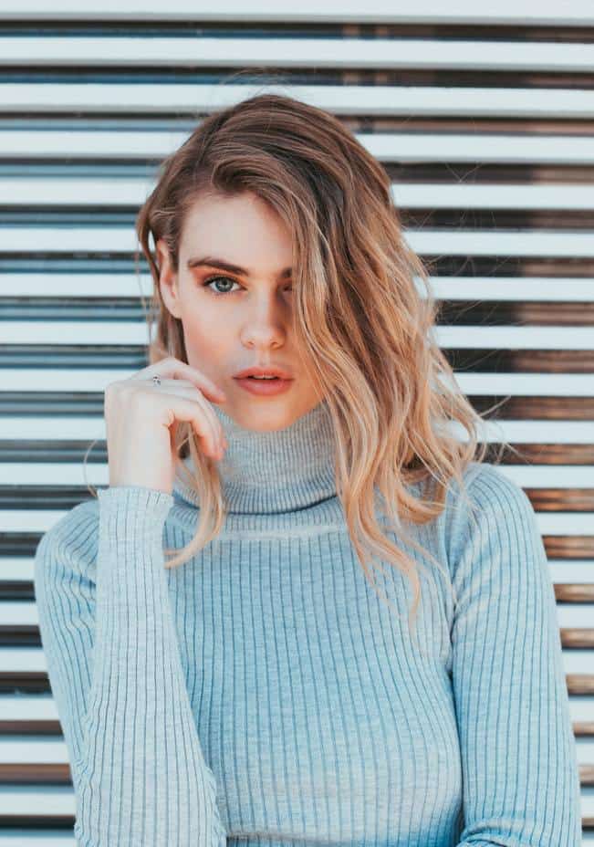 Portrait photo woman with background Portrait photo woman with background